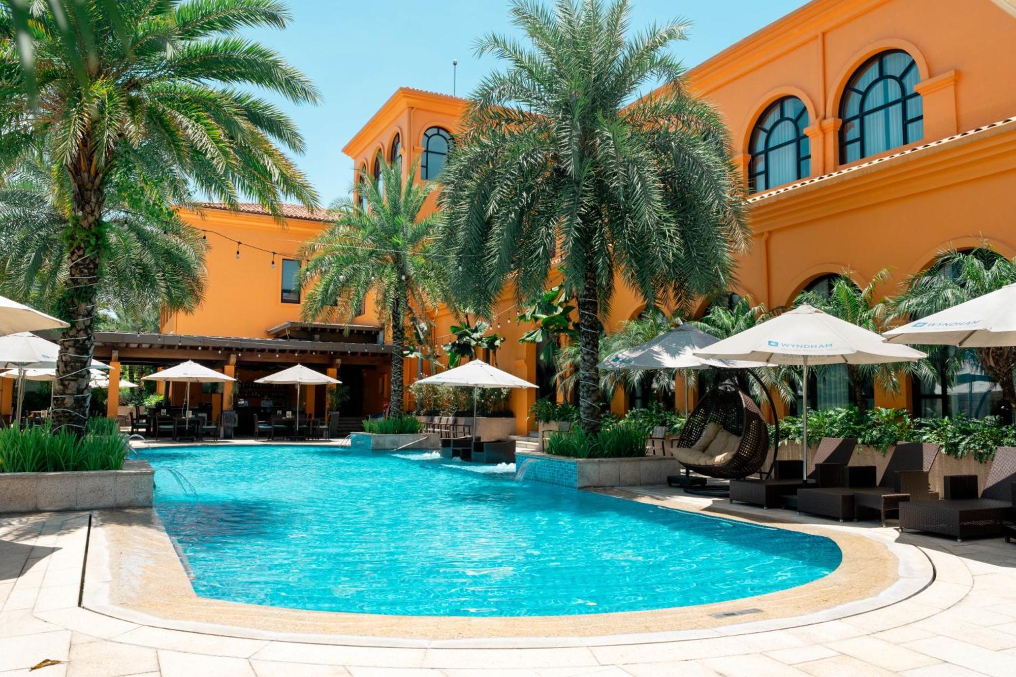 Wyndham Sky Lake Resort And Villas, Hanoi